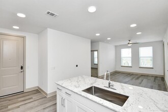 2020 Grandway Dr in Katy, TX - Building Photo - Building Photo