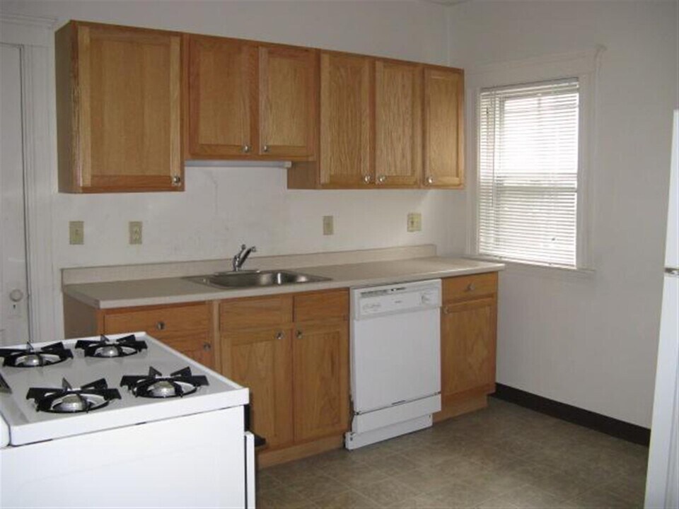 12 Pinkham Rd in Medford, MA - Building Photo