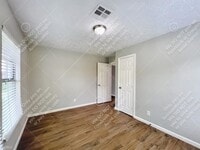 5405 Southlea St photo'