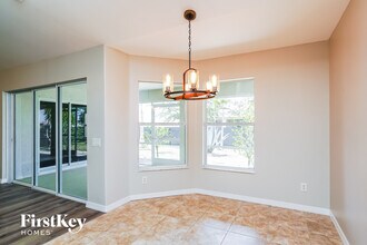 4028 NE 10th Pl in Cape Coral, FL - Foto de edificio - Building Photo