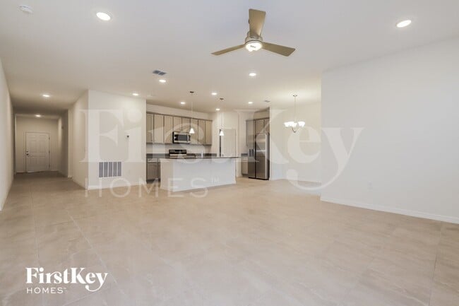 405 Reina Wy in Bartow, FL - Foto de edificio - Building Photo