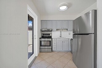 380 NW 47th Ct in Fort Lauderdale, FL - Building Photo - Building Photo