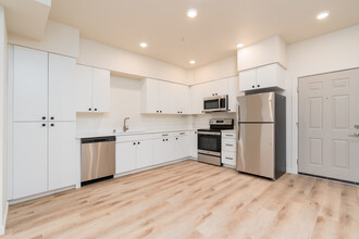 Hatch Apartments in Spokane, WA - Building Photo - Interior Photo