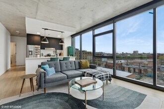 225 N Elizabeth St in Chicago, IL - Building Photo - Building Photo