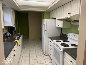 8065 Hoover Ln in Indianapolis, IN - Building Photo - Building Photo