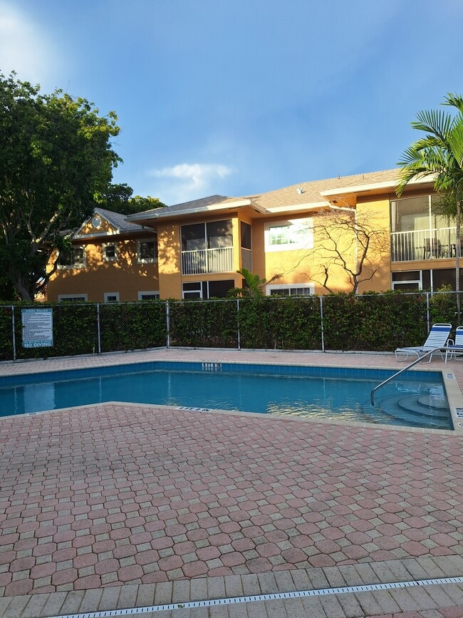 property at 401 SE 10th St
