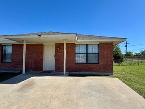 1916 SW E Ave in Lawton, OK - Building Photo - Building Photo