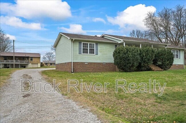 525 Woods Dr in Columbia, TN - Building Photo - Building Photo