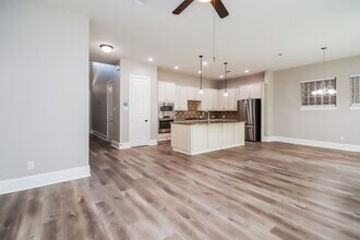 8840 Ashbloom Ln in Houston, TX - Building Photo - Building Photo
