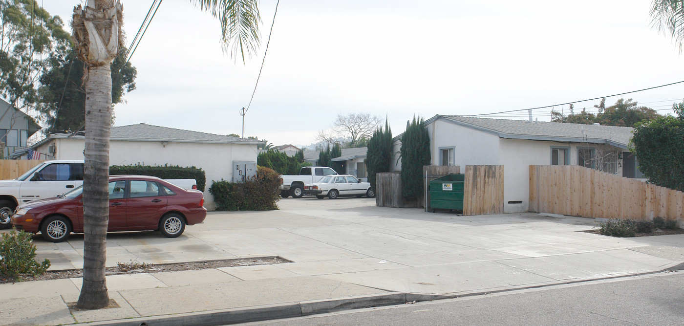 The Claydelle Avenue Apartment Homes in El Cajon, CA - Foto de edificio