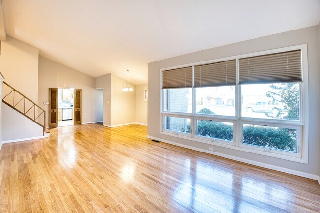 3131 Hill Ln in Wilmette, IL - Building Photo - Building Photo