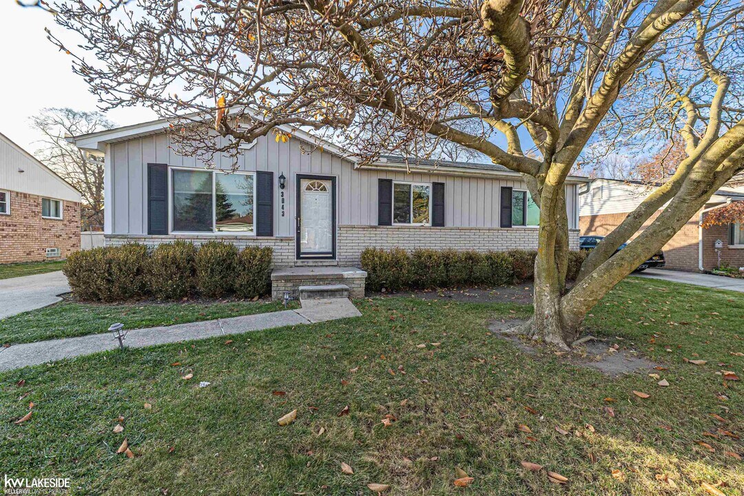 3043 Heritage Dr in Troy, MI - Building Photo