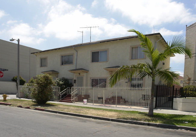 6002 Romaine St in Los Angeles, CA - Building Photo - Building Photo