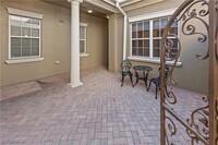 9234 Tesoro Ln in Naples, FL - Foto de edificio - Building Photo