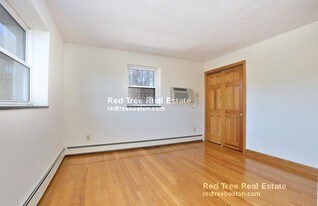 266 Grove St in Newton, MA - Building Photo