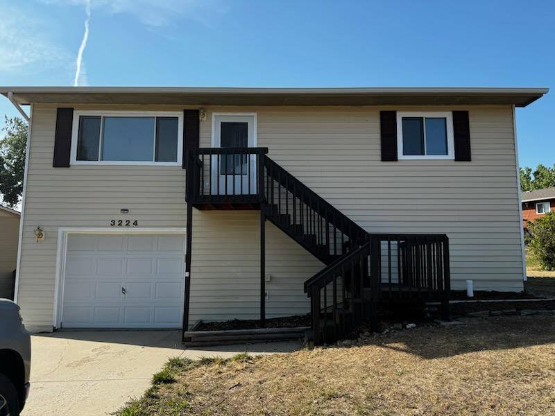 3224 Johnston Ln in Rapid City, SD - Foto de edificio