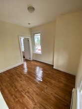 5900 Pine St, Unit 2 in Philadelphia, PA - Foto de edificio - Building Photo