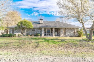 300 Short St in Leonard, TX - Building Photo - Building Photo