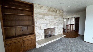 5755 Skyline Dr in West Linn, OR - Building Photo - Building Photo