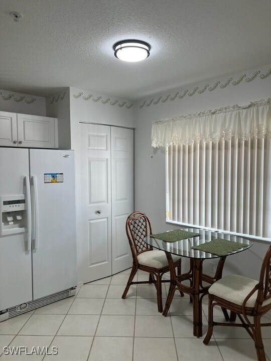 448 Gabriel Cir in Naples, FL - Building Photo