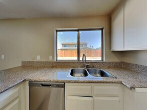 7401 Lime Ave in Fontana, CA - Building Photo - Building Photo
