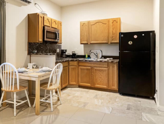 22972 Avenue San Luis, Unit guest house in Woodland Hills, CA - Building Photo - Building Photo