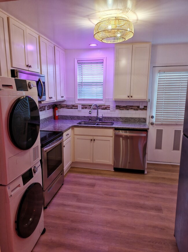 3342 Tait Ter, Unit B