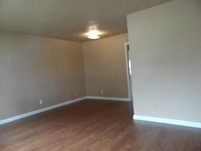 1002 E Campbell St in Edmond, OK - Building Photo - Building Photo