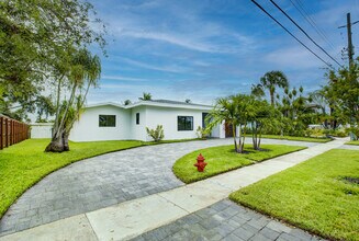 280 SE 9th St in Pompano Beach, FL - Foto de edificio - Building Photo