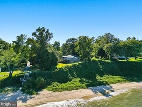 5510 Beach Dr in Saint Leonard, MD - Building Photo - Building Photo