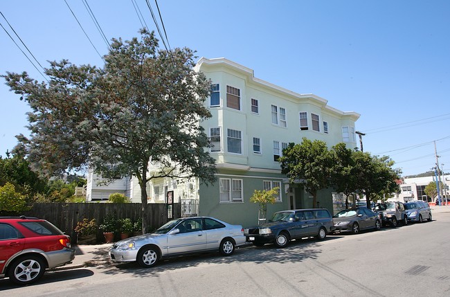 301 Cornwall St in San Francisco, CA - Building Photo - Building Photo