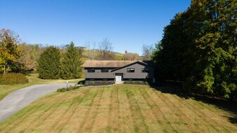 1473 Hollow Rd in Clinton Corners, NY - Building Photo