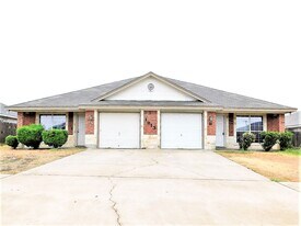 1913 Charleston Ct in Killeen, TX - Building Photo