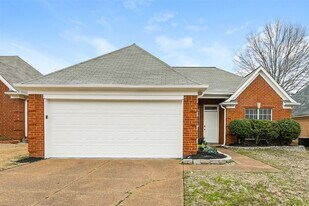 7172 Amberly Way Dr in Cordova, TN - Building Photo