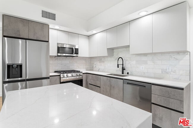 160 Chestnut St in Pasadena, CA - Building Photo - Building Photo