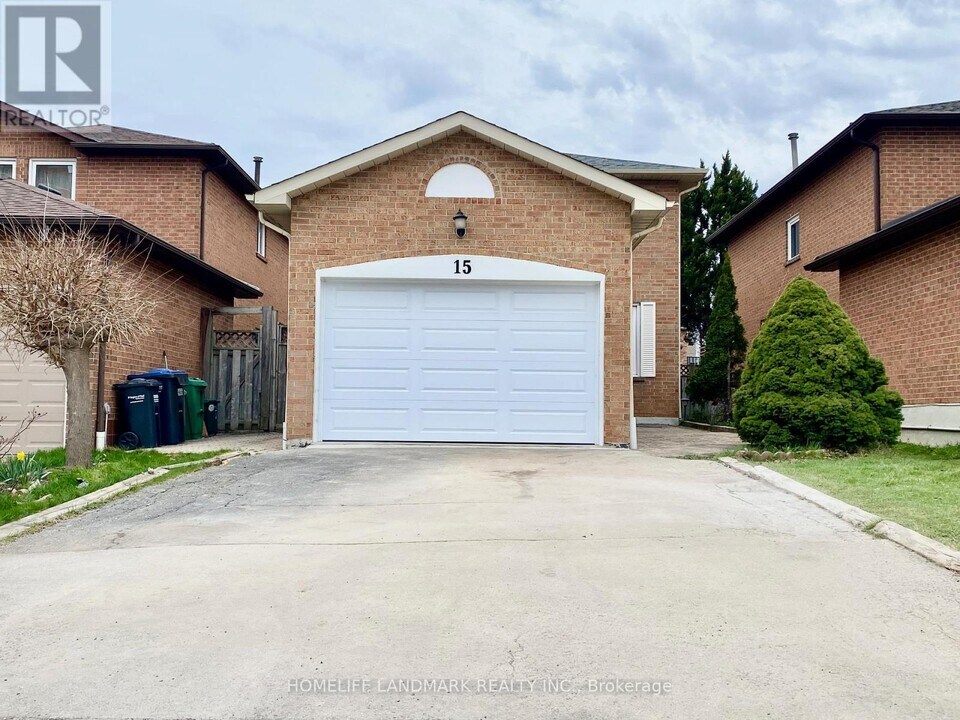 15 Hanson Rd in Mississauga, ON - Building Photo