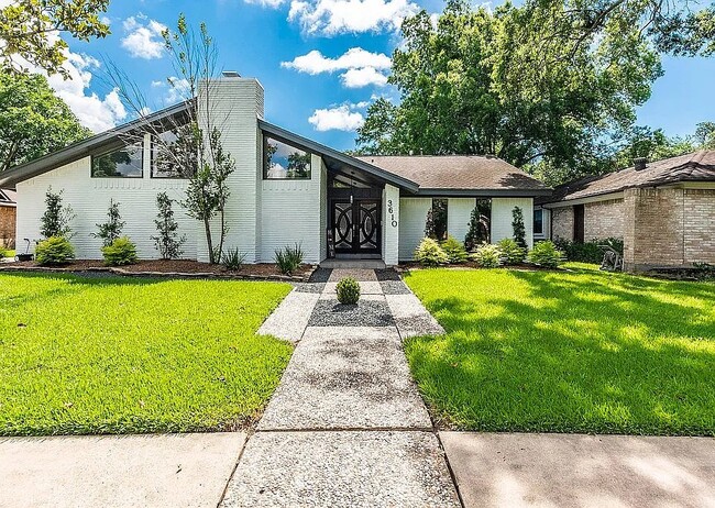 property at 3610 Lonniewood Dr