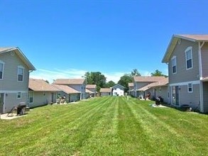 Ashbury Townhomes in Lawrence, KS - Building Photo - Building Photo