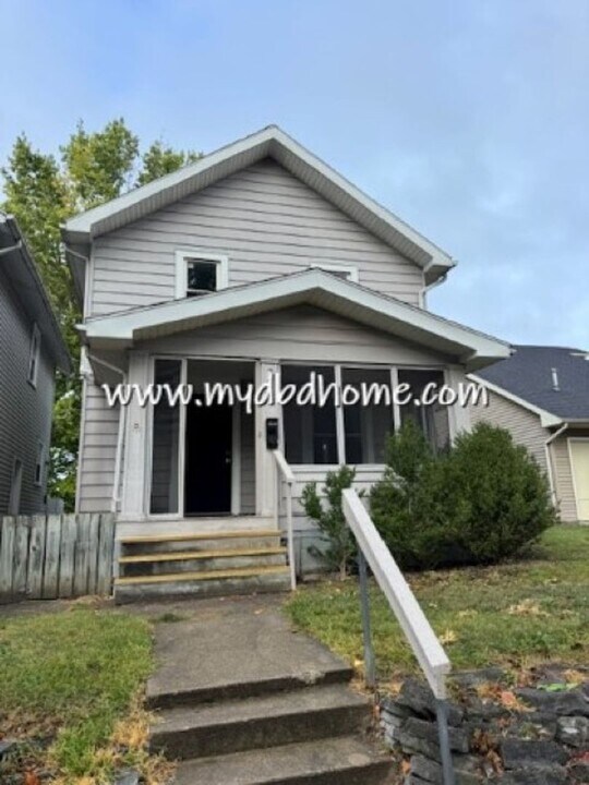 2005 Hillside Ave in Fort Wayne, IN - Building Photo