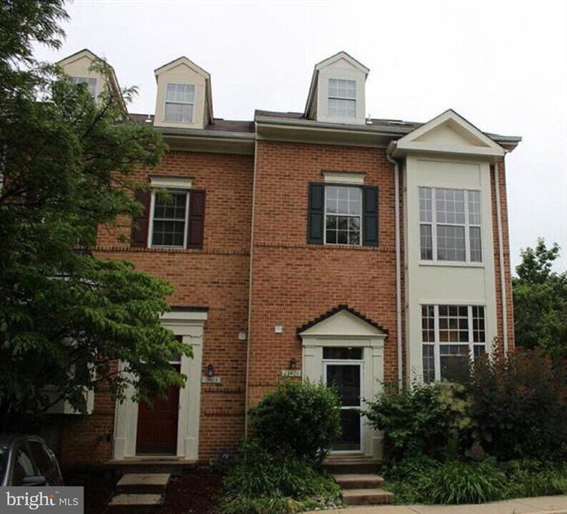 13401 Silver Moon Way in Silver Spring, MD - Building Photo