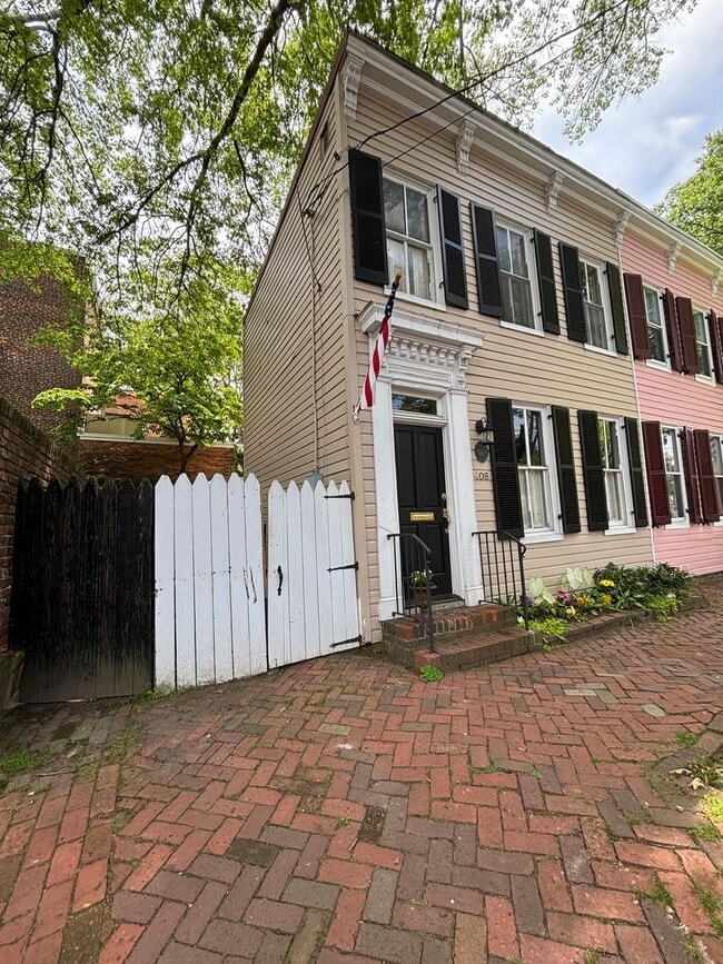 property at 408 Queen St