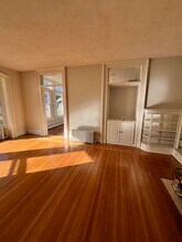 49 Beacon St, Unit 1L in Northampton, MA - Foto de edificio - Building Photo