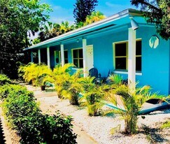 412 73rd Ave in St Pete Beach, FL - Building Photo