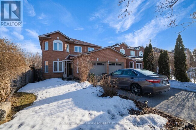 5 Claresholme Dr in Toronto, ON - Building Photo - Building Photo