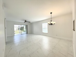 2900 Fiore Way in Delray Beach, FL - Building Photo - Building Photo