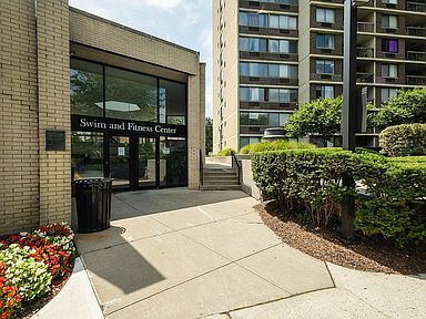 property at 2 Bay Club Dr