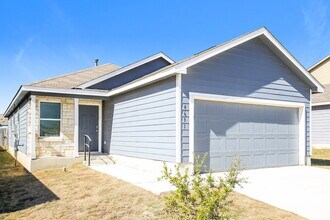 6631 Morgan Cp in San Antonio, TX - Foto de edificio - Building Photo