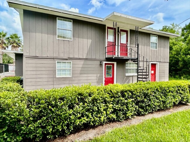 property at 306 Lake Millsite Rd E