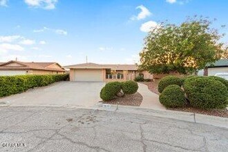 5833 Burning Tree Dr in El Paso, TX - Foto de edificio - Building Photo