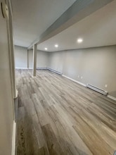 261 Main St, Unit 2 in Hackettstown, NJ - Foto de edificio - Building Photo